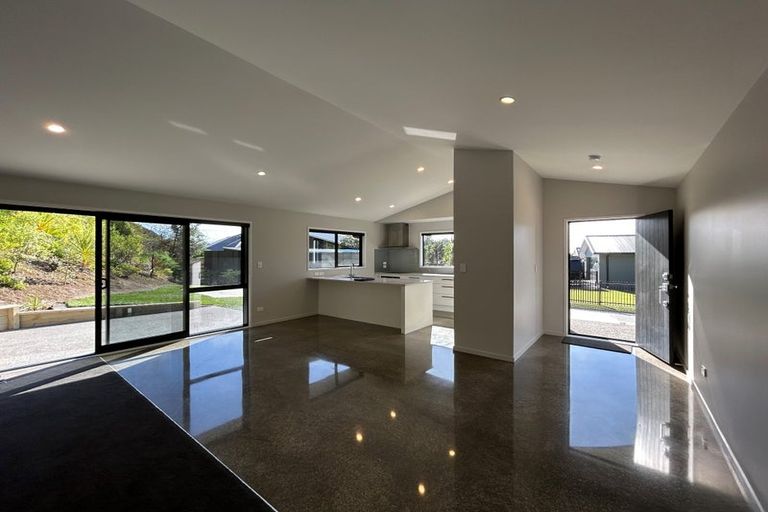 Photo of property in 67 Oak Road, Poraiti, Napier, 4112