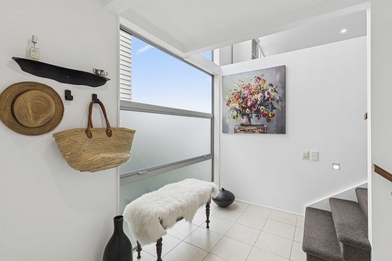 Photo of property in 32 Mantell Street, Seatoun, Wellington, 6022