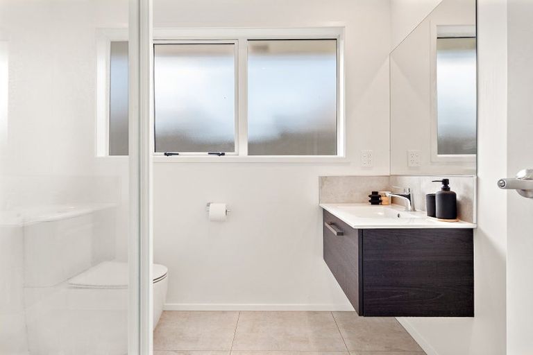 Photo of property in 18 Tabraham Crescent, Pyes Pa, Tauranga, 3112