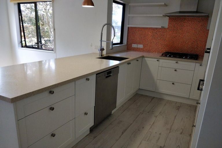 Photo of property in 3/16 Arahoe Road, New Lynn, Auckland, 0600