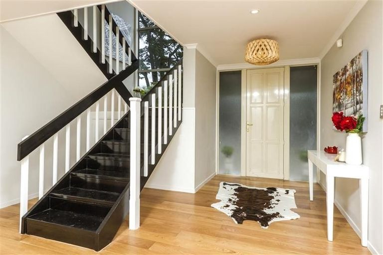 Photo of property in 271 East Coast Road, Mairangi Bay, Auckland, 0630