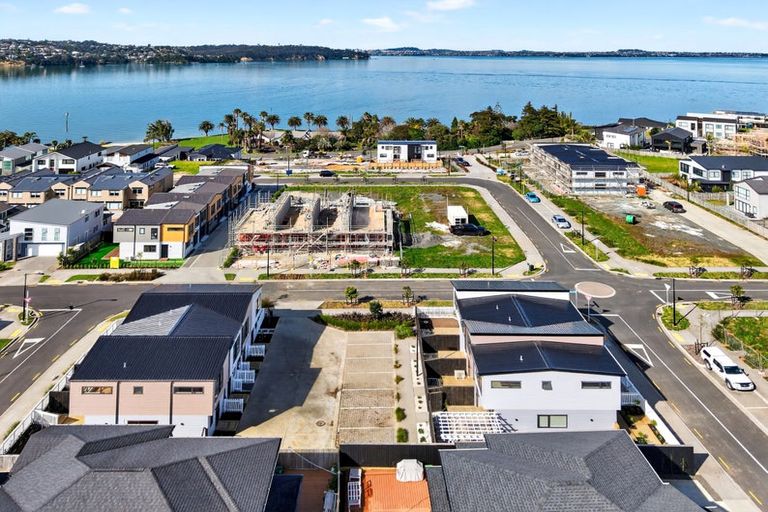 Photo of property in 17 Habitat Place, Hobsonville, Auckland, 0616