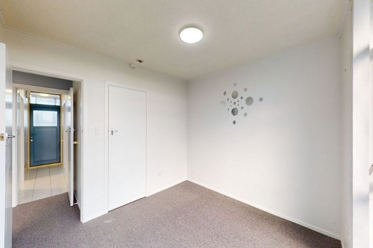 Photo of property in 23uc7 Rangitane Street, Maupuia, Wellington, 6022