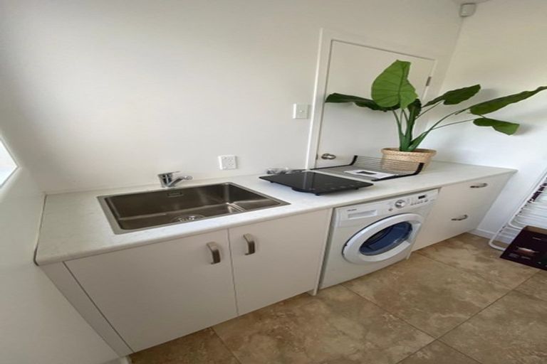 Photo of property in 12 Bayview Road, Hauraki, Auckland, 0622