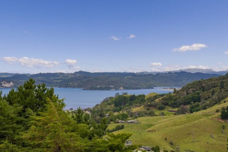 Photo of property in 79 Tarapatiki Drive, Whitianga, 3510