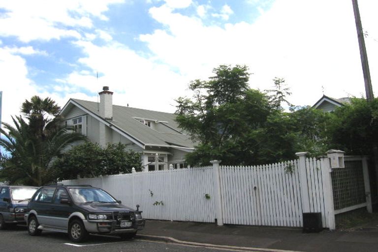 Photo of property in 1/5 Anne Street, Devonport, Auckland, 0624