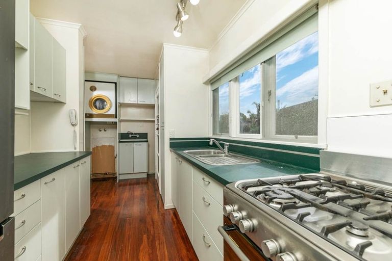 Photo of property in 40 Sunnyfield Crescent, Glenfield, Auckland, 0629