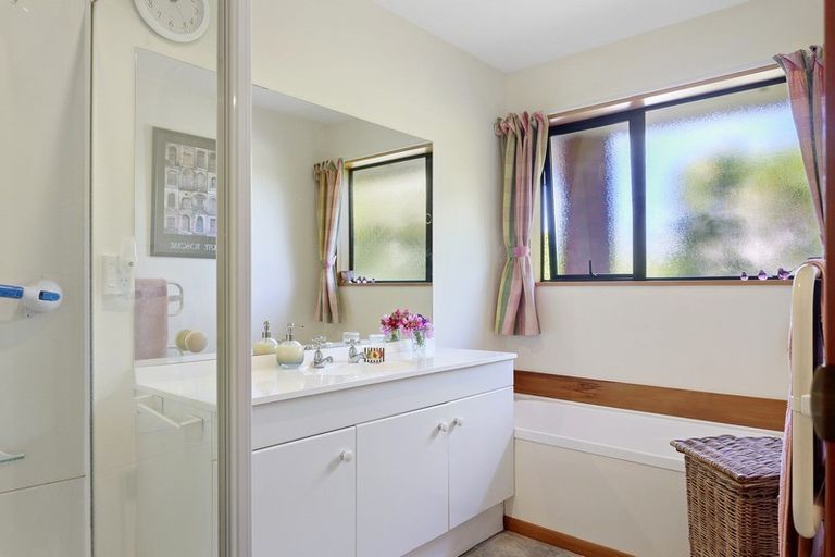 Photo of property in 18 Cedar Place, Amberley, 7410