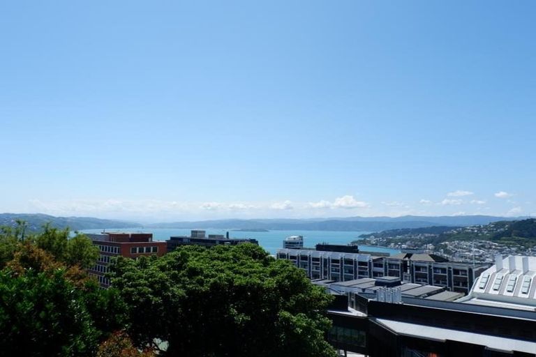 Photo of property in 35 Central Terrace, Kelburn, Wellington, 6012