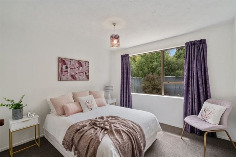 Photo of property in 1/11 Manor Place, Bryndwr, Christchurch, 8053