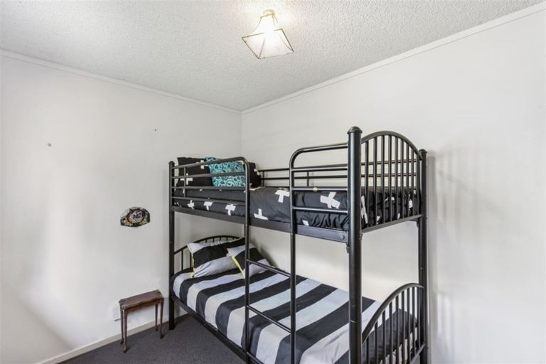 Photo of property in 2/8 Inca Place, Red Hill, Papakura, 2110