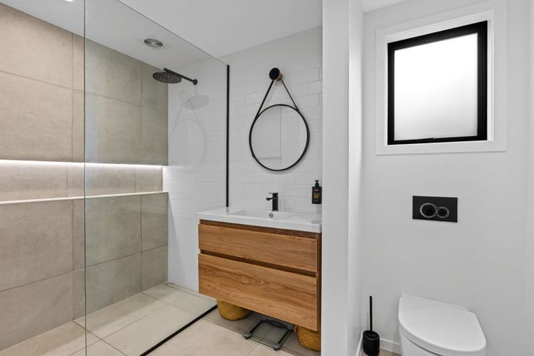 Photo of property in 2/9 Tainui Street, Torbay, Auckland, 0630