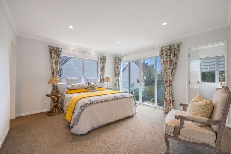 Photo of property in 152a Weatherly Road, Torbay, Auckland, 0630