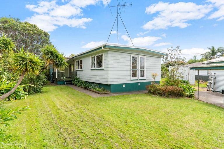 Photo of property in 8 Depot Road, Paparoa, 0571