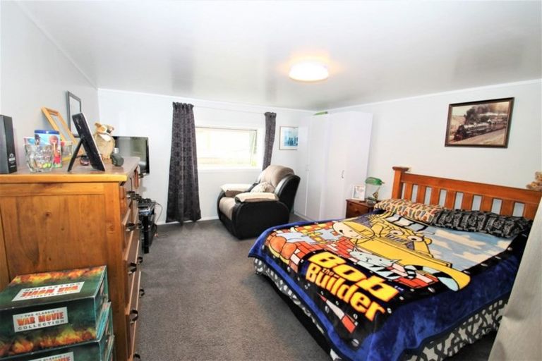 Photo of property in 16 Kinmont Crescent, Kinmont Park, Mosgiel, 9024