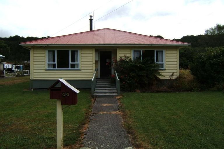 Photo of property in 44 Oxford Street, Taylorville, Greymouth, 7805