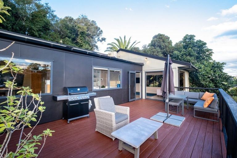 Photo of property in 35 Lighthouse Road, Bluff Hill, Napier, 4110