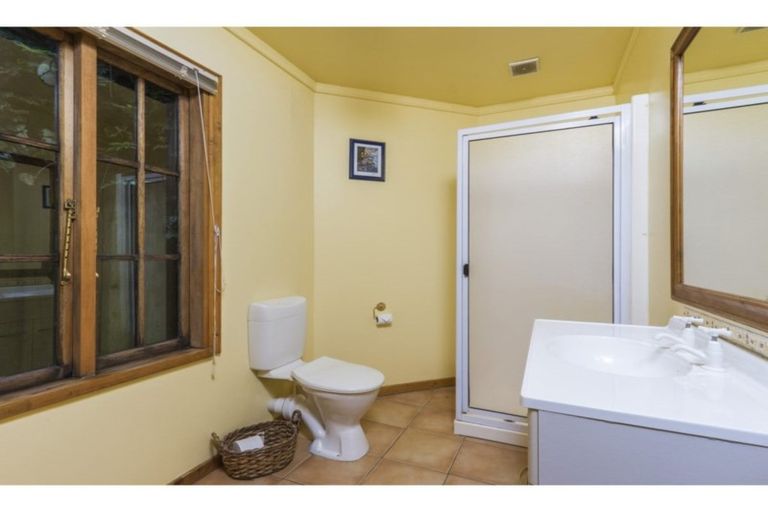 Photo of property in 33 Coster Street, Enner Glynn, Nelson, 7011