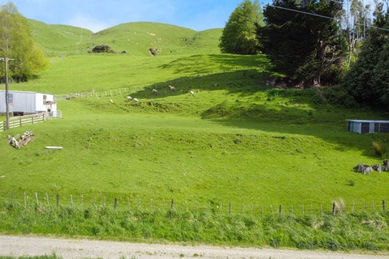 Photo of property in 38 Titoki Road, Waikanae Beach, Waikanae, 5036