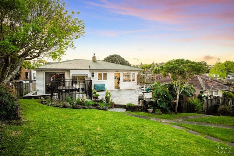Photo of property in 62 Stottholm Road, Titirangi, Auckland, 0604