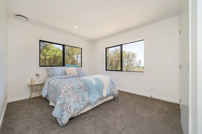 Photo of property in 45 Mount Marua Way, Timberlea, Upper Hutt, 5018