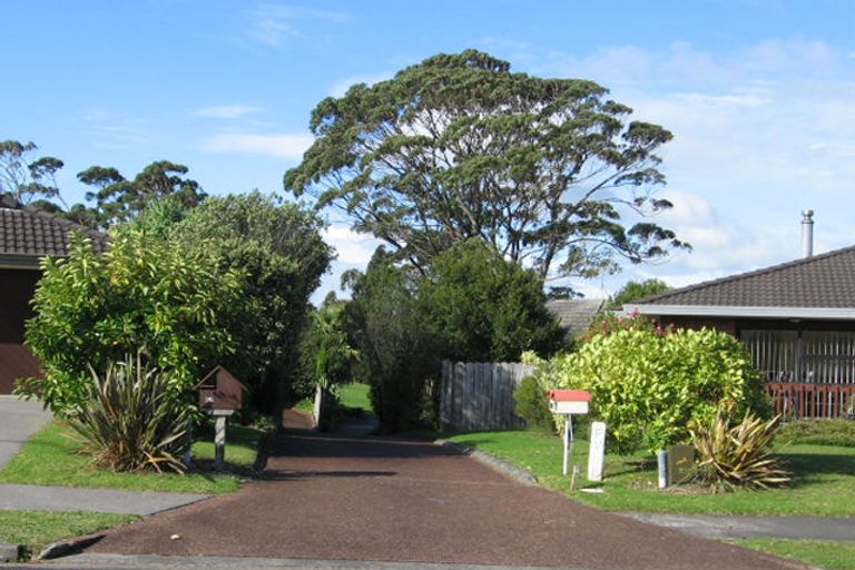 Photo of property in 2/34 Channing Crescent, Botany Downs, Auckland, 2010