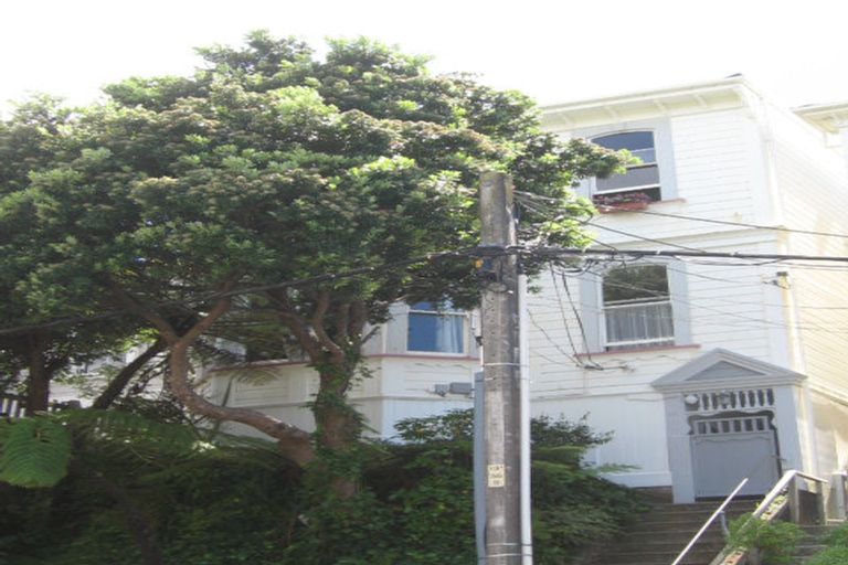 Photo of property in 28 Macdonald Crescent, Te Aro, Wellington, 6011