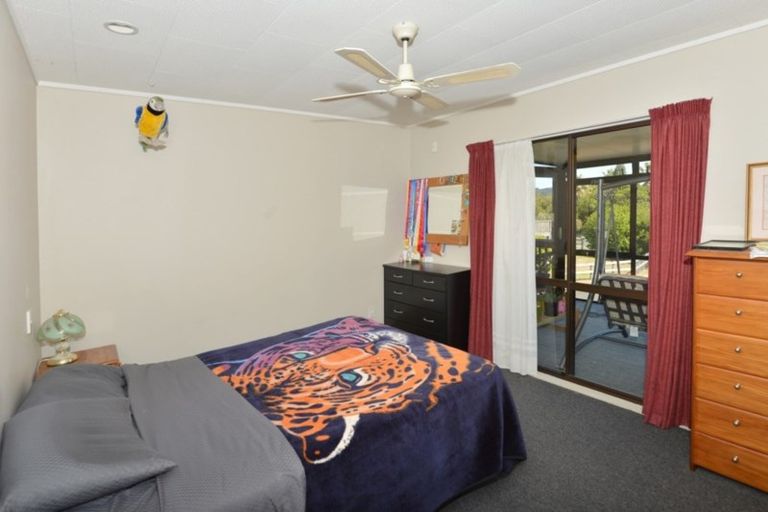 Photo of property in 28 Manaia View Road, One Tree Point, 0118