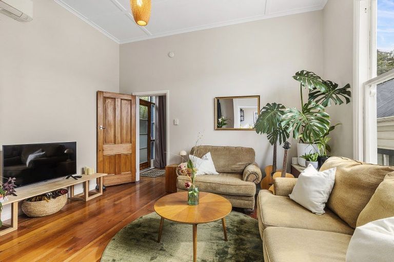 Photo of property in 95 Te Wharepouri Street, Berhampore, Wellington, 6023