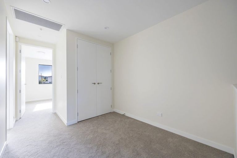 Photo of property in 124 Vintry Drive, Kumeu, 0810