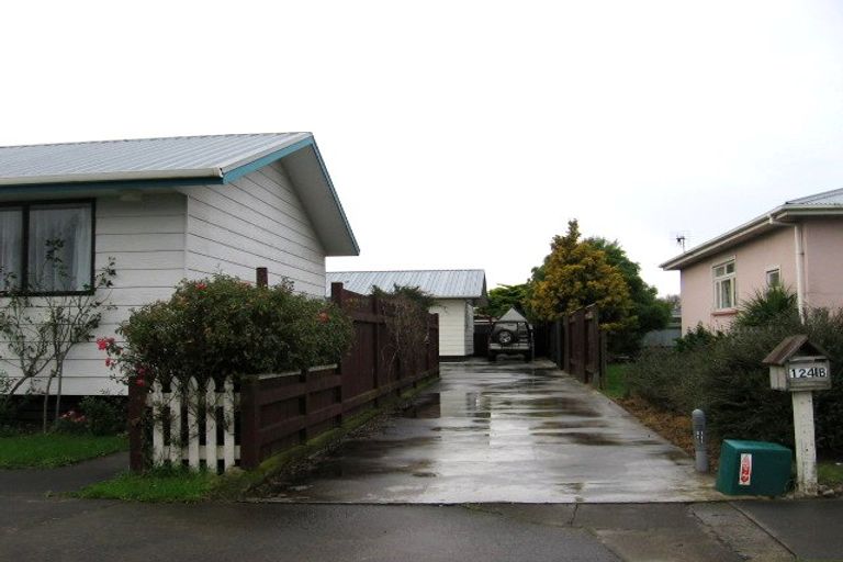 Photo of property in 124 Roberts Line, Kelvin Grove, Palmerston North, 4414