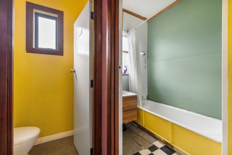 Photo of property in 2 Hobson Place, Takaro, Palmerston North, 4412