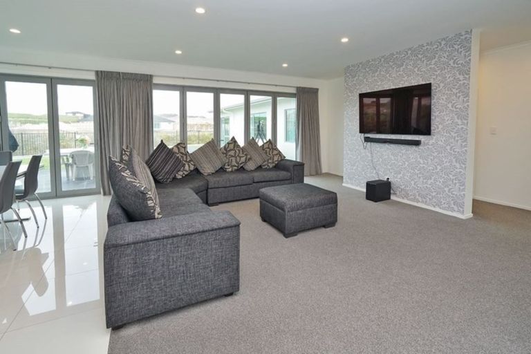 Photo of property in 14 Platina Place, Flagstaff, Hamilton, 3210