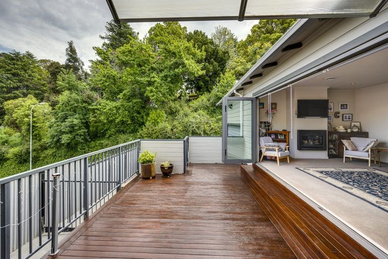 Photo of property in 49 Chaucer Road, Hospital Hill, Napier, 4110