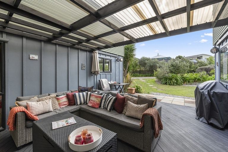 Photo of property in 13 Sylvia Way, Te Horo Beach, Otaki, 5581