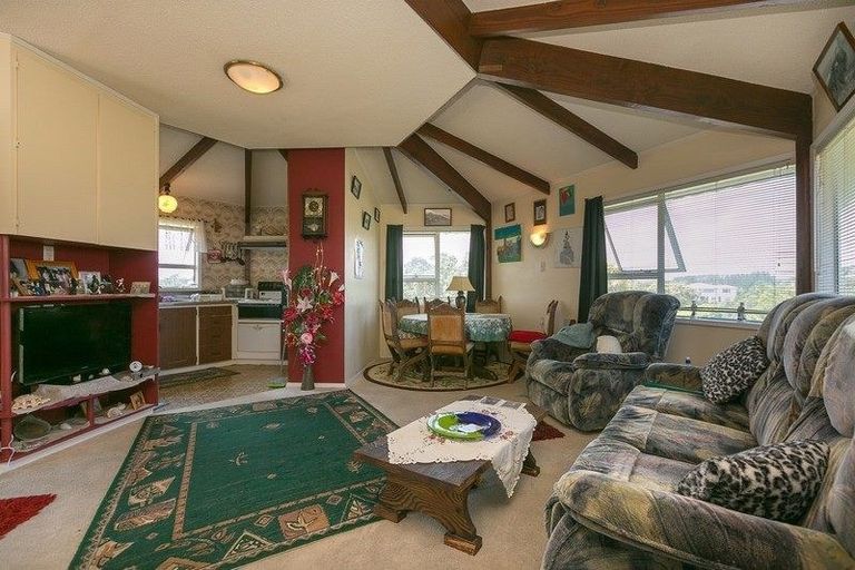 Photo of property in 1/4 Scott Street, Moturoa, New Plymouth, 4310