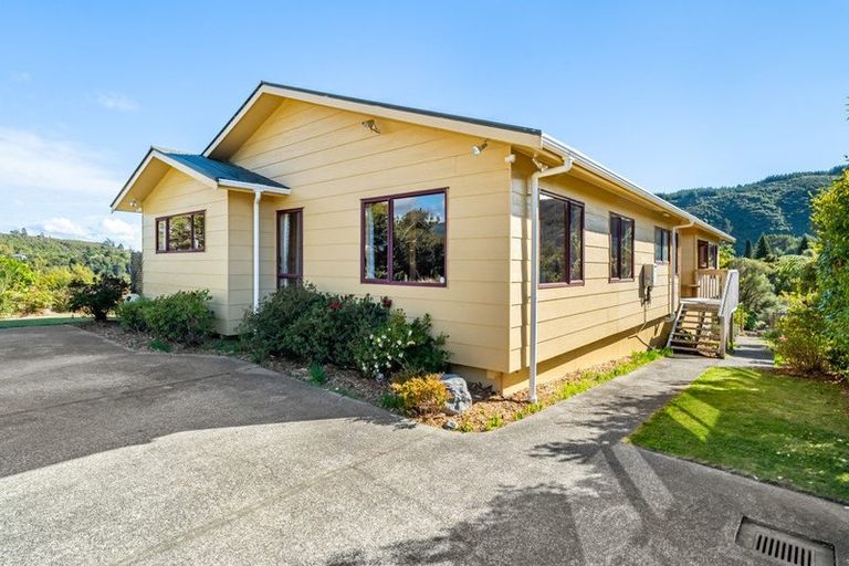 Photo of property in 49a Gillespies Road, Birchville, Upper Hutt, 5018
