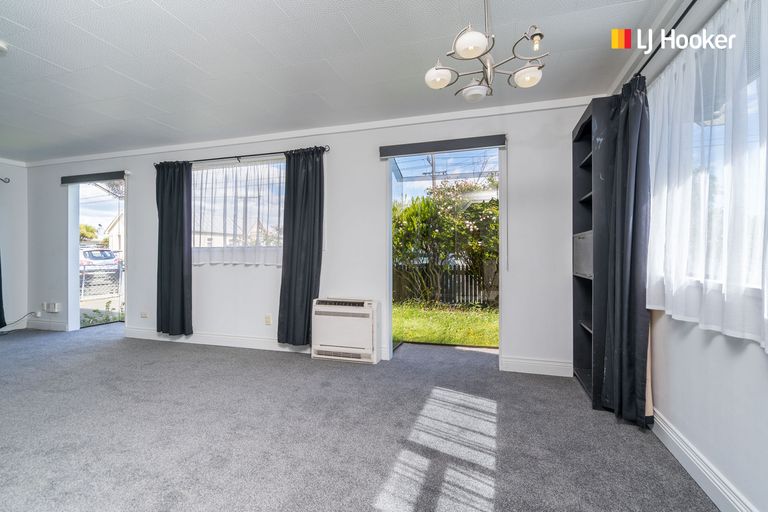 Photo of property in 165 Macandrew Road, South Dunedin, Dunedin, 9012