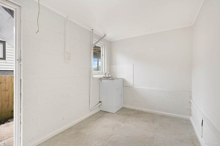 Photo of property in 230 Sunset Road, Windsor Park, Auckland, 0632