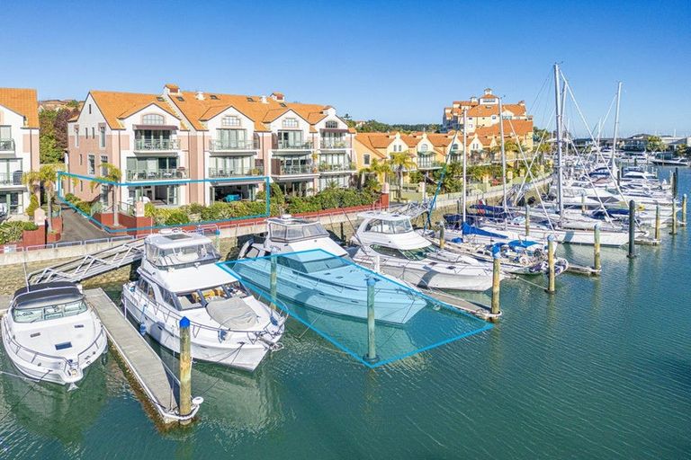 Photo of property in 118 Harbour Village Drive, Gulf Harbour, Whangaparaoa, 0930