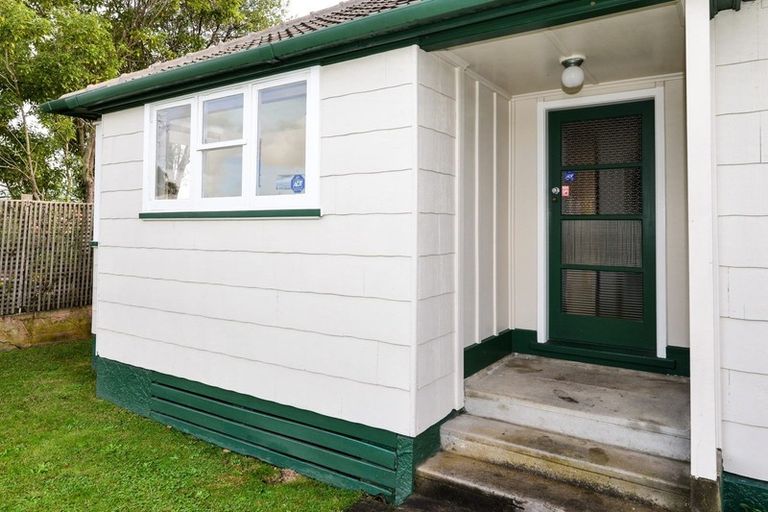 Photo of property in 1 Moule Place, Fairfield, Hamilton, 3214