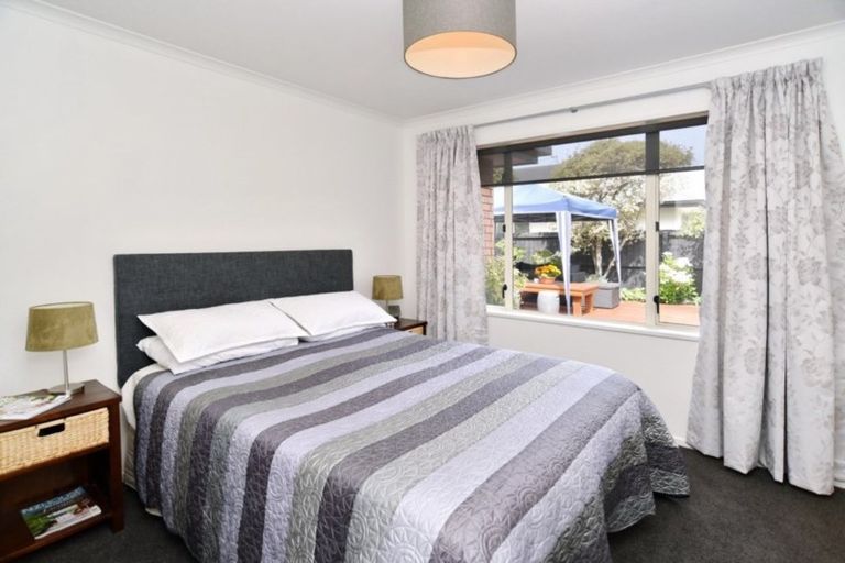 Photo of property in 4 Rue De La Mare, Parklands, Christchurch, 8083