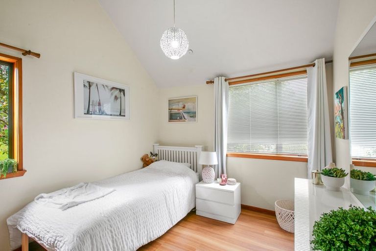 Photo of property in 11 Cannon Street, Westown, New Plymouth, 4310