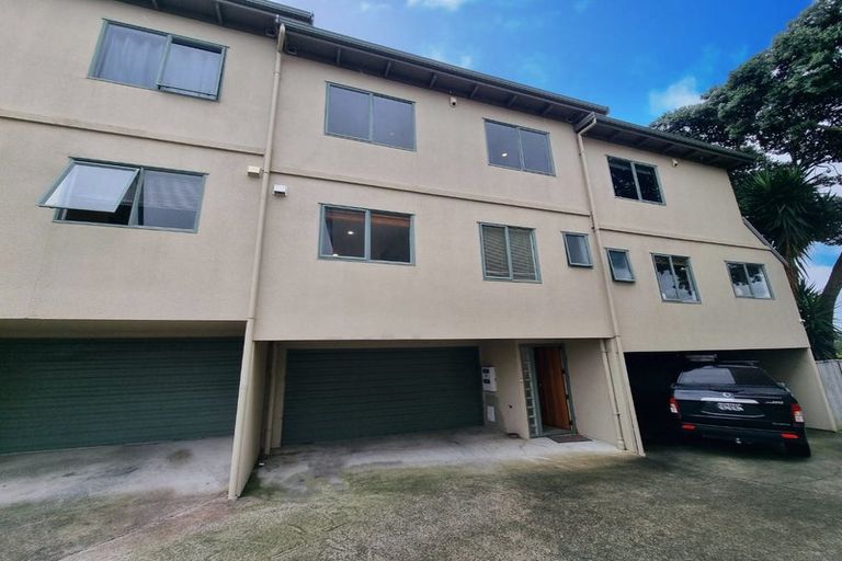 Photo of property in 3/2 Onehunga Harbour Road, Onehunga, Auckland, 1061