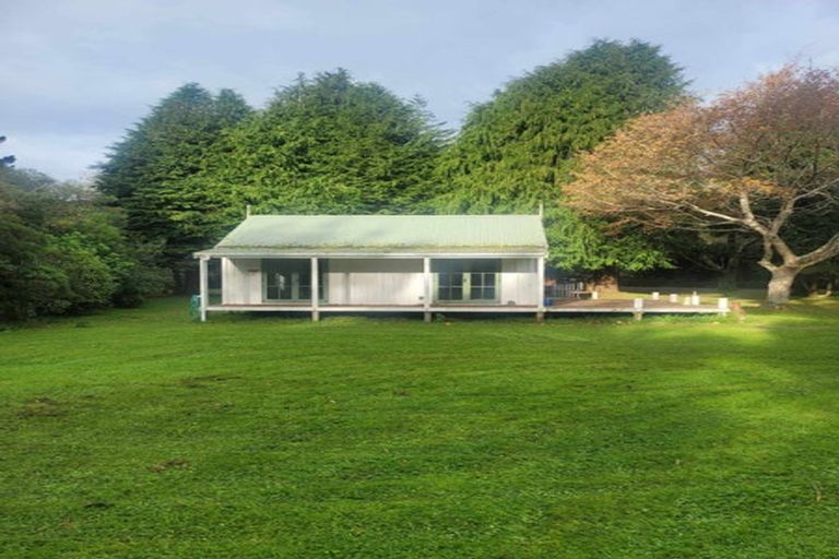 Photo of property in 927 Whitemans Valley Road, Whitemans Valley, Upper Hutt, 5371