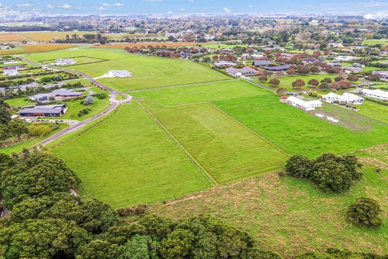 Photo of property in 35 Woven Stone Way, Ohau, 5570