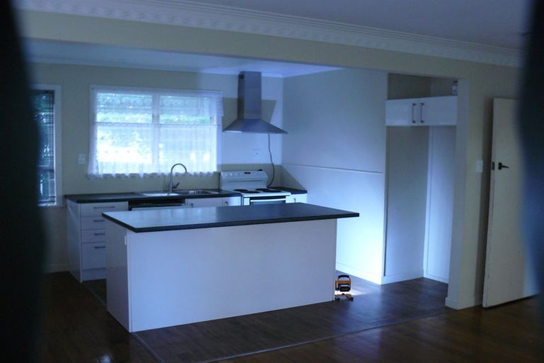 Photo of property in 1/128 Triangle Road, Massey, Auckland, 0614