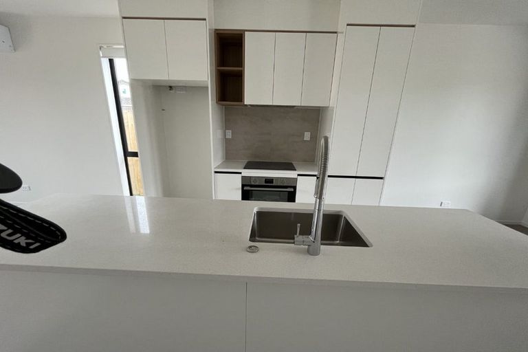 Photo of property in 4/535 Swanson Road, Ranui, Auckland, 0612