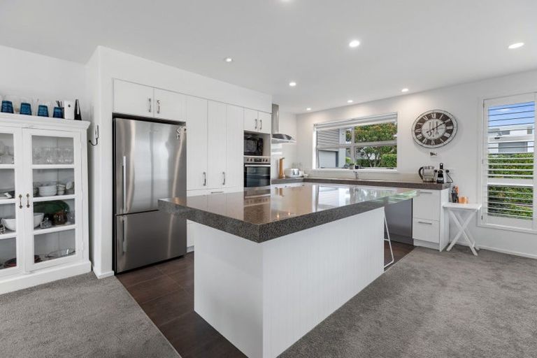 Photo of property in 22 Oceania Sands Way, Papamoa Beach, Papamoa, 3118