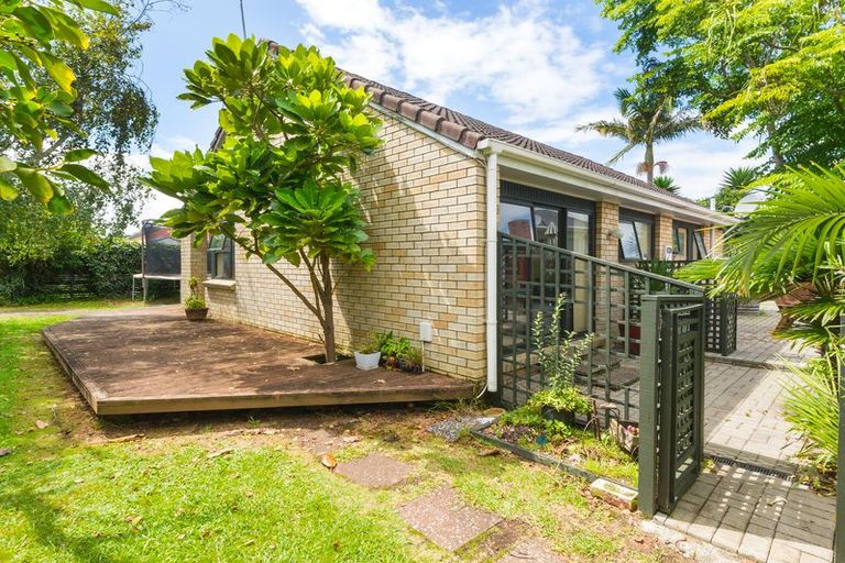 Photo of property in 100a Ridge Road, Howick, Auckland, 2014